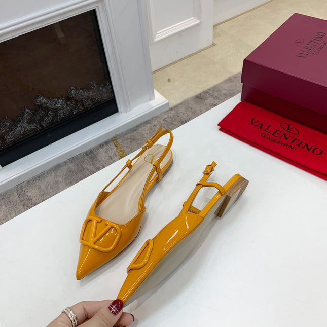 VLOGO SIGNATURE MUSTARD YELLOW PATENT LEATHER SLINGBACK PUMP