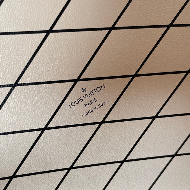 LV 25S PETITE BOITE CHAPEAU 17 IN BLACK MONOGRAM REVERSE CALFSKIN