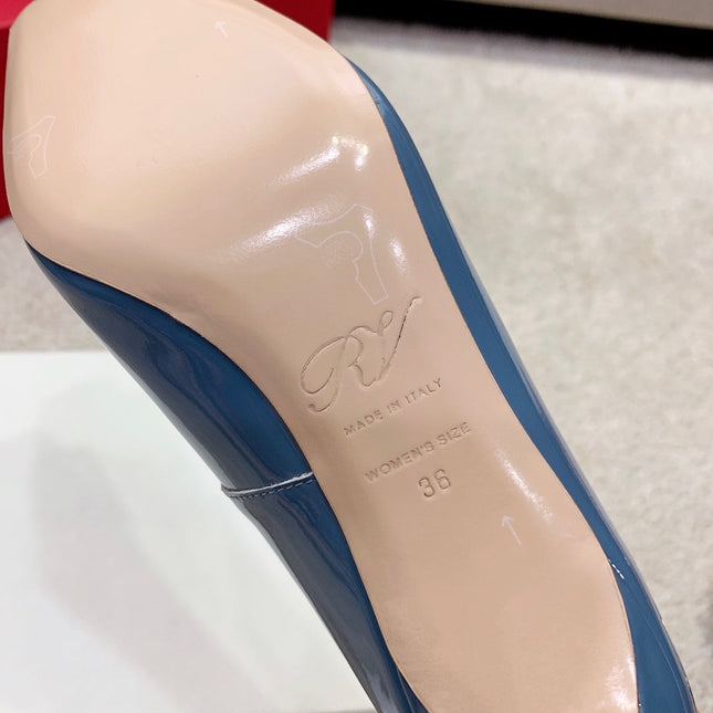 BELLE VIVIER PUMPS IN LIGHT BLUE GLOSSY CALFSKIN GOLD BUCKLE