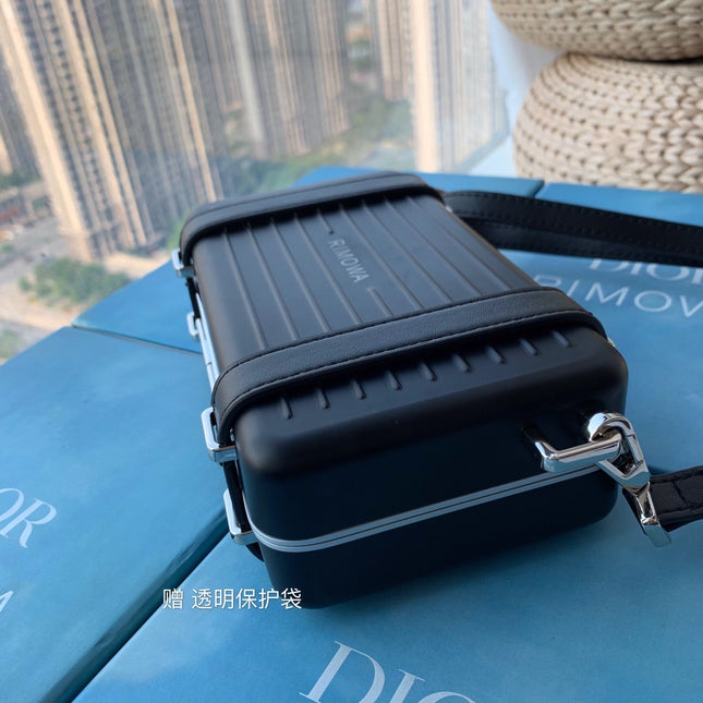 RIMOWA 20 CASE BAG IN BLACK ALUMINUM MAGNESIUM
