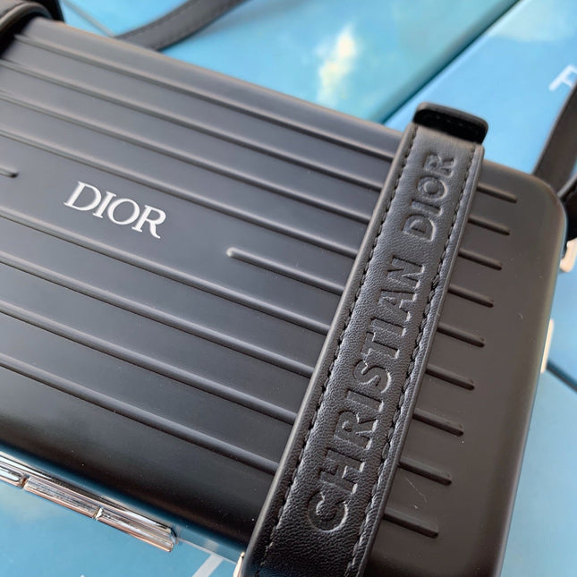 RIMOWA 20 CASE BAG IN BLACK ALUMINUM MAGNESIUM