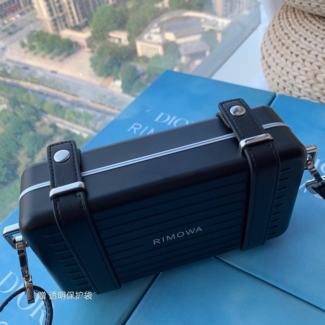 RIMOWA 20 CASE BAG IN BLACK ALUMINUM MAGNESIUM
