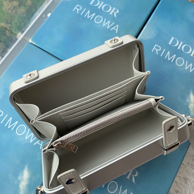 RIMOWA 20 CASE BAG IN GREY ALUMINUM MAGNESIUM