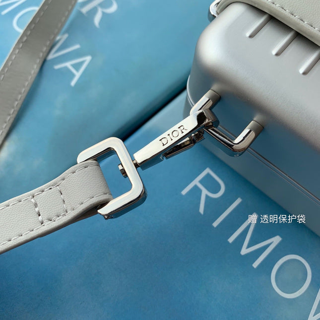 RIMOWA 20 CASE BAG IN GREY ALUMINUM MAGNESIUM