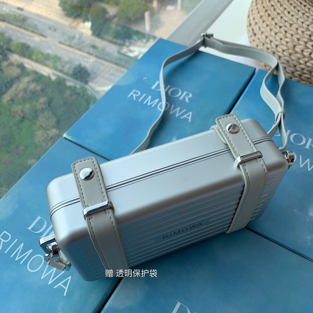 RIMOWA 20 CASE BAG IN GREY ALUMINUM MAGNESIUM