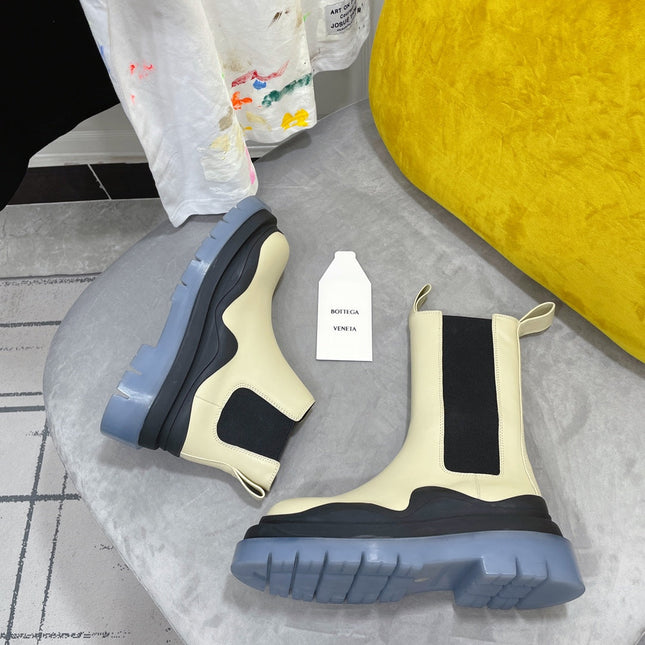 TIRE CHELSEA BOOT IN BLACK MIX BISQUE BEIGE CALFSKIN WITH STEEL BLUE SOLE