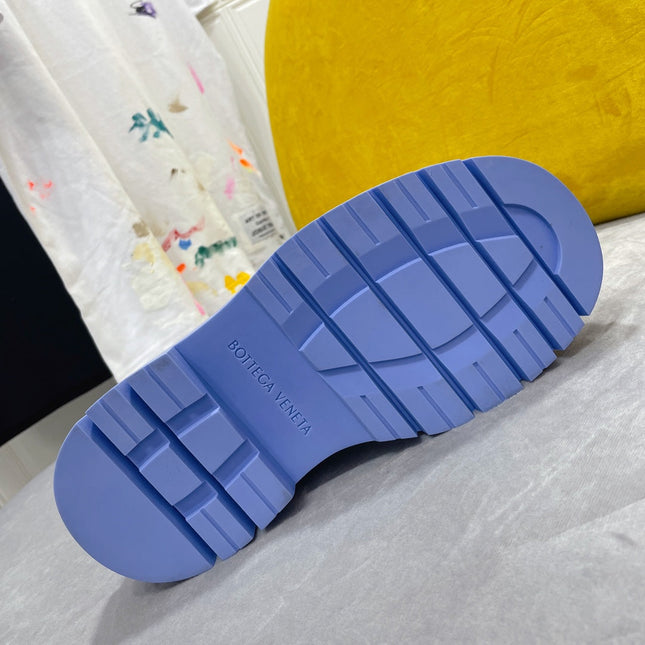 TIRE CHELSEA BOOT IN BLACK MIX CORNFLOWER BLUE CALFSKIN