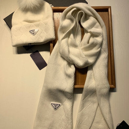 SET SCARF AND HAT IN WHITE WOOL AND RABBIT FUR 416368
