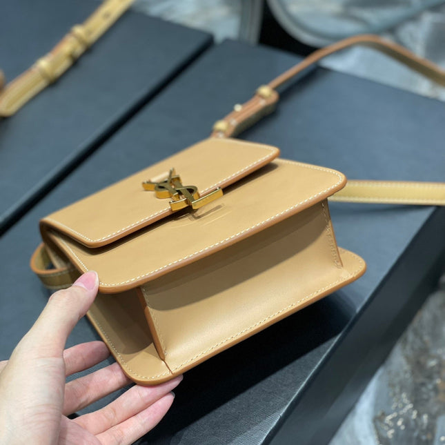 KAIA 18 HANDBAG IN YELLOW CREAM CALFSKIN