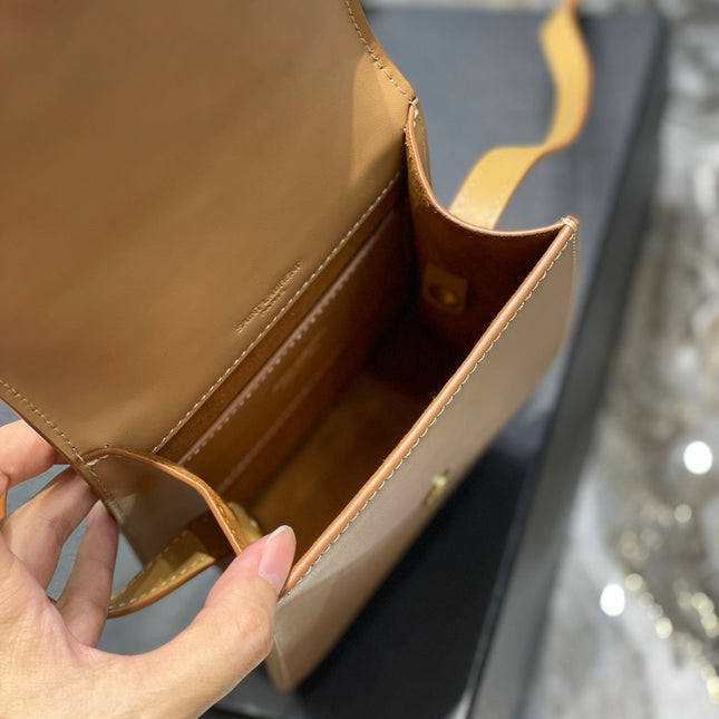 KAIA 18 HANDBAG IN YELLOW CREAM CALFSKIN