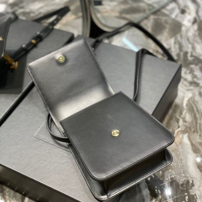 KAIA 18 HANDBAG IN BLACK CALFSKIN