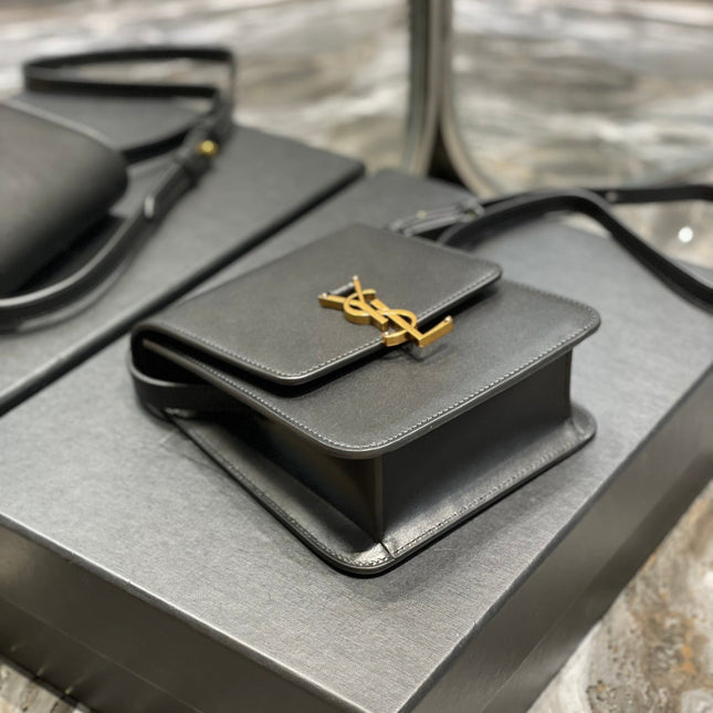 KAIA 18 HANDBAG IN BLACK CALFSKIN