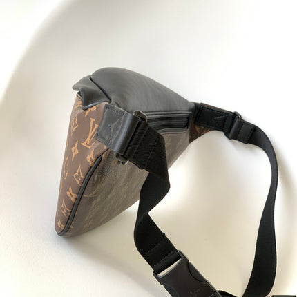 LV 25S DISCOVERY BUMBAG 47 IN BROWN AND BLACK EMBOSSED MONOGRAM ECLIPSE CALFSKIN