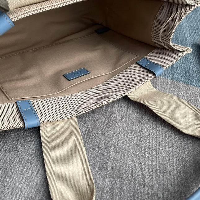 MEDIUM STRAP WOODY TOTE BAG 37 IN BEIGE LINEN CANVAS BLACK WEBBING LOGO EMBROIDER BLUE CALFSKIN
