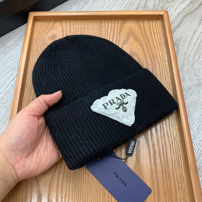 BEANIE HAT IN BLACK WOOL 431357