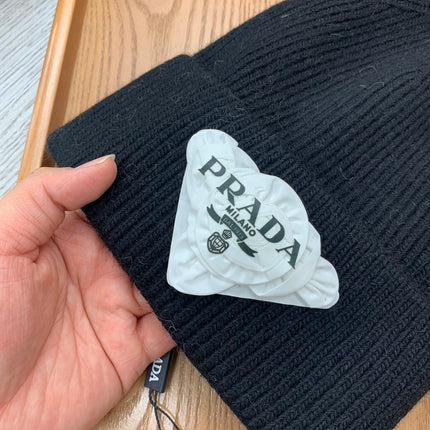 BEANIE HAT IN BLACK WOOL 431357