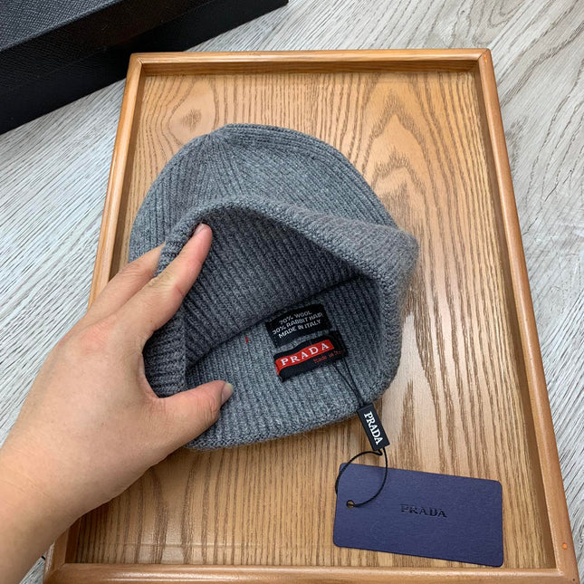 BEANIE HAT IN RHINO GRAY WOOL 431361