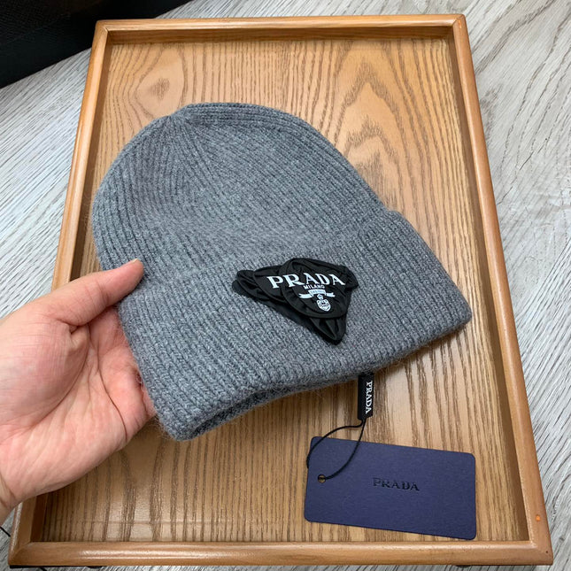 BEANIE HAT IN RHINO GRAY WOOL 431361