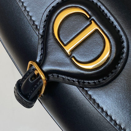 BOBBY EAST-WEST 22 BAG IN BLACK CALFSKIN