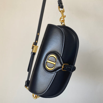 BOBBY EAST-WEST 22 BAG IN BLACK CALFSKIN