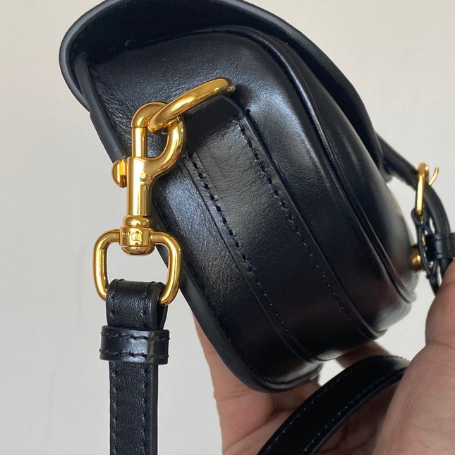 BOBBY EAST-WEST 22 BAG IN BLACK CALFSKIN
