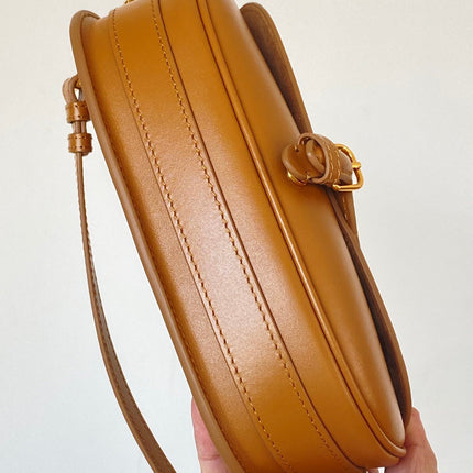 BOBBY EAST-WEST 22 BAG IN CHOCOLATE BROWN CALFSKIN
