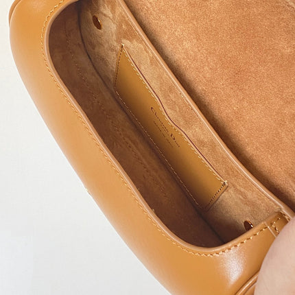 BOBBY EAST-WEST 22 BAG IN CHOCOLATE BROWN CALFSKIN