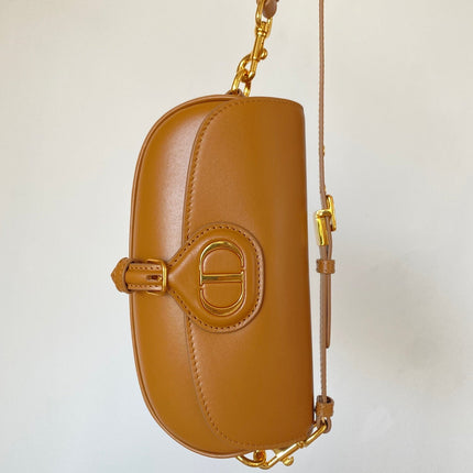 BOBBY EAST-WEST 22 BAG IN CHOCOLATE BROWN CALFSKIN