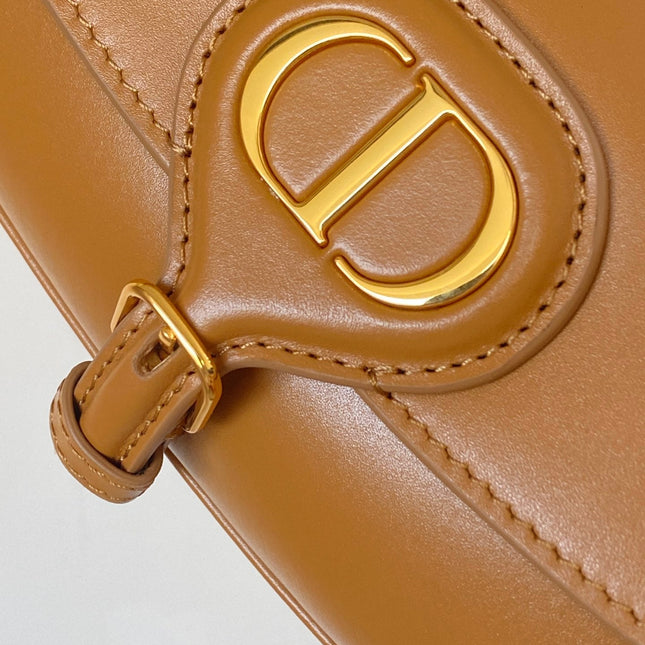 BOBBY EAST-WEST 22 BAG IN CHOCOLATE BROWN CALFSKIN