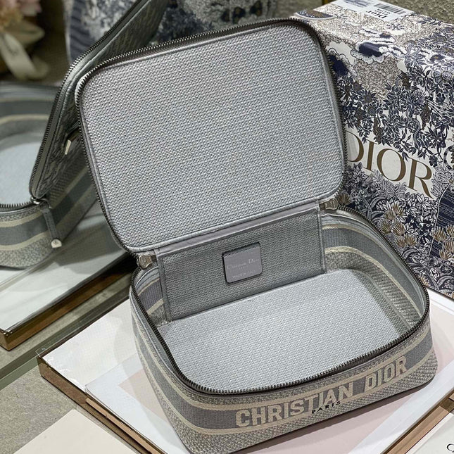 SMALL 24 VANITY CASE IN PALE GRAY MONOGRAM OBLIQUE JACQUARD