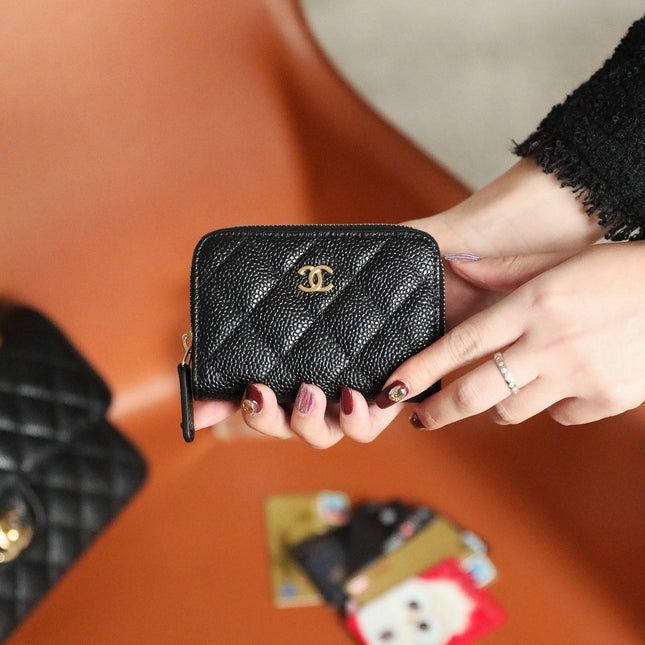 CC ZIPPED COIN BASIC PURSE 11 BLACK CALFSKIN WITH GOLD ICON