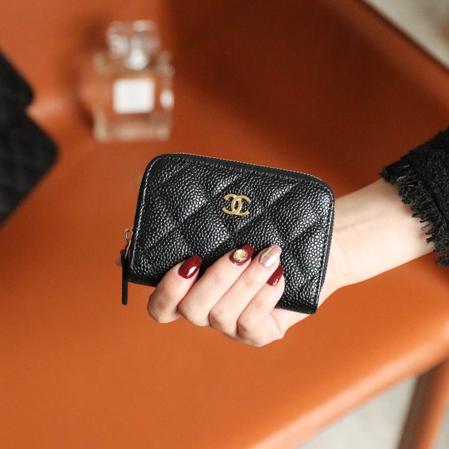 CC ZIPPED COIN BASIC PURSE 11 BLACK CALFSKIN WITH GOLD ICON
