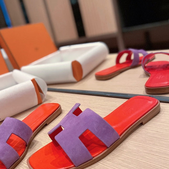 0RAN SANDALS IN VIOLET PURPLE SUEDE AND CHERRY RED CALFSKIN