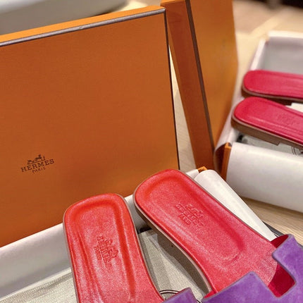 0RAN SANDALS IN VIOLET PURPLE SUEDE AND CHERRY RED CALFSKIN