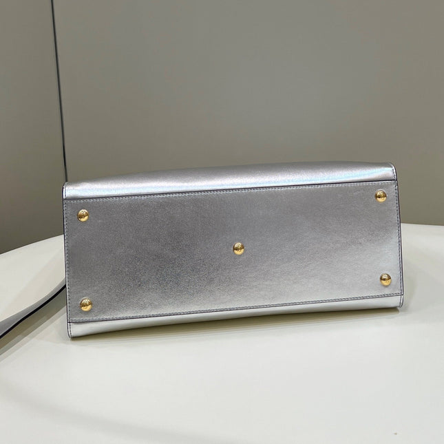 SHINE LARGE 35 TOTE IN SILVER CALFSKIN