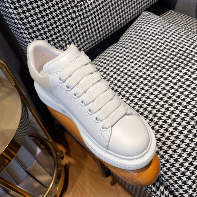 OVERSIZED SNEAKERS IN WHITE CALFSKIN WITH RUBBER HEEL TAB