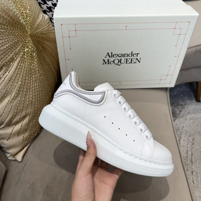 OVERSIZED SNEAKER IN WHITE CALFSKIN WITH GREY STITCHED HEEL TAB
