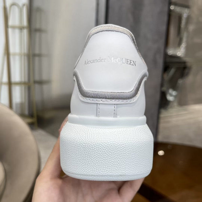 OVERSIZED SNEAKER IN WHITE CALFSKIN WITH GREY STITCHED HEEL TAB