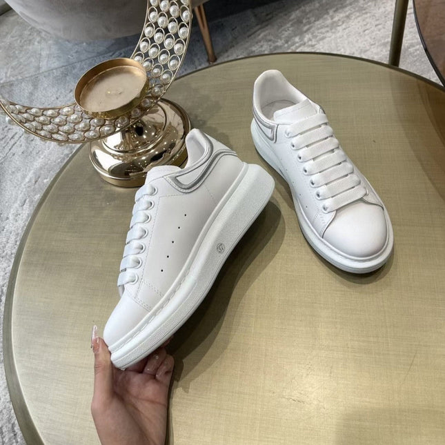 OVERSIZED SNEAKER IN WHITE CALFSKIN WITH GREY STITCHED HEEL TAB