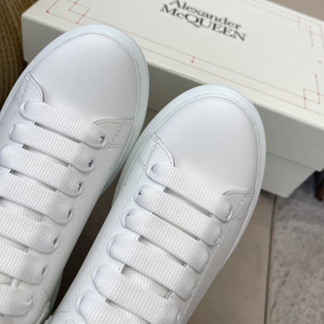 OVERSIZED SNEAKER IN WHITE CALFSKIN WITH GREY STITCHED HEEL TAB