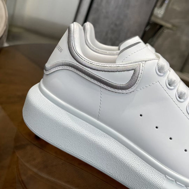 OVERSIZED SNEAKER IN WHITE CALFSKIN WITH GREY STITCHED HEEL TAB