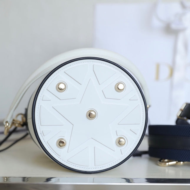 VIBE 18 BUCKET BAG IN WHITE CALFSKIN