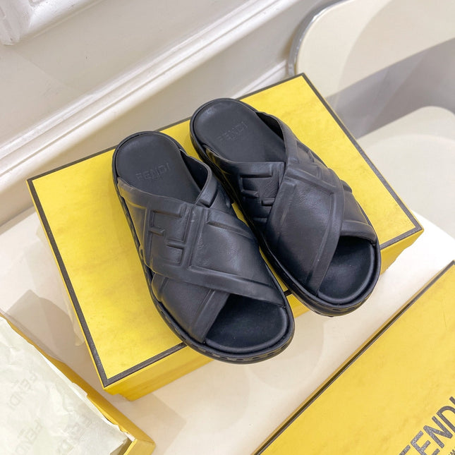 FENDI CROSSOVER SLIPPER IN BLACK CALFSKIN