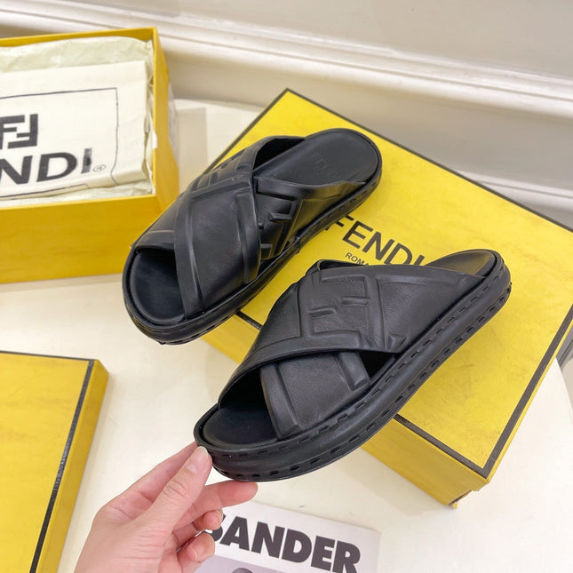 FENDI CROSSOVER SLIPPER IN BLACK CALFSKIN
