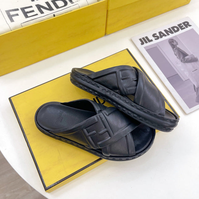FENDI CROSSOVER SLIPPER IN BLACK CALFSKIN
