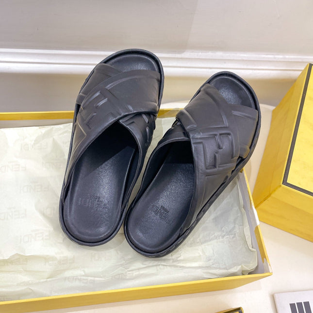 FENDI CROSSOVER SLIPPER IN BLACK CALFSKIN