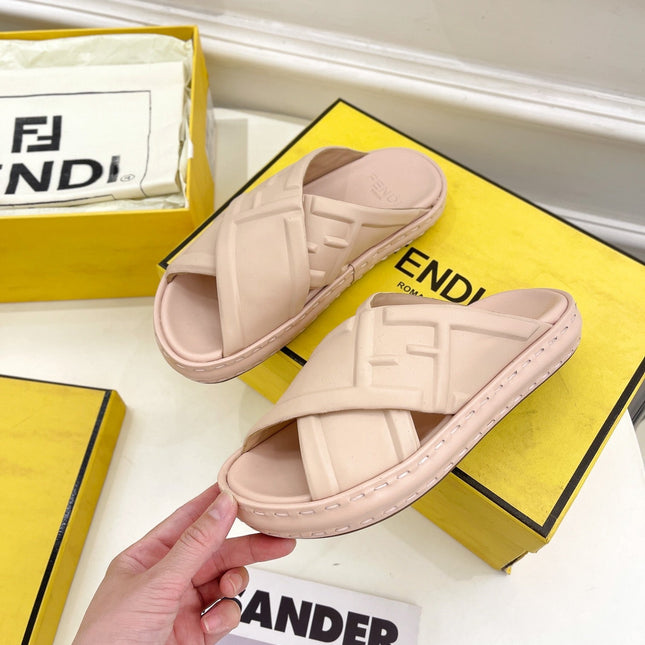 FENDI CROSSOVER SLIPPER IN PALE PINK CALFSKIN