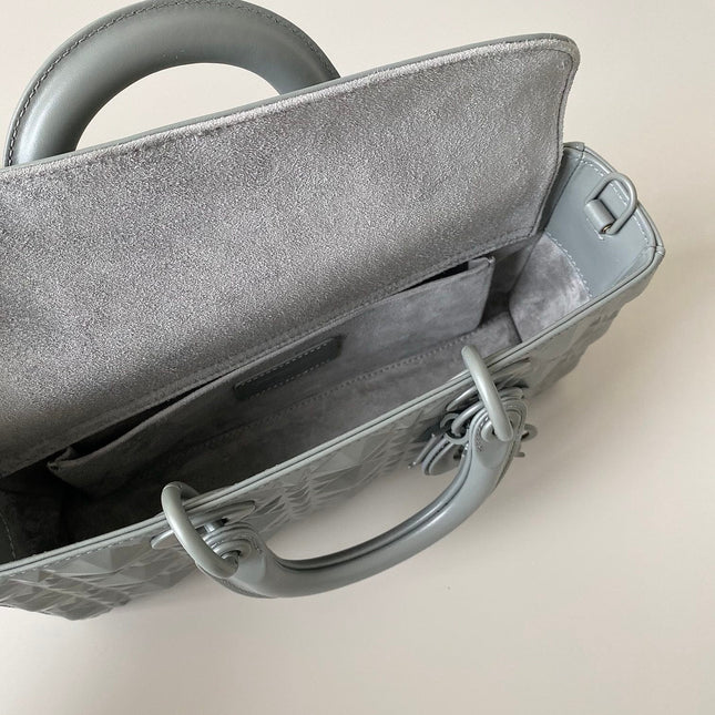 MEDIUM D-JOY BAG 26 IN GREY CALFSKIN