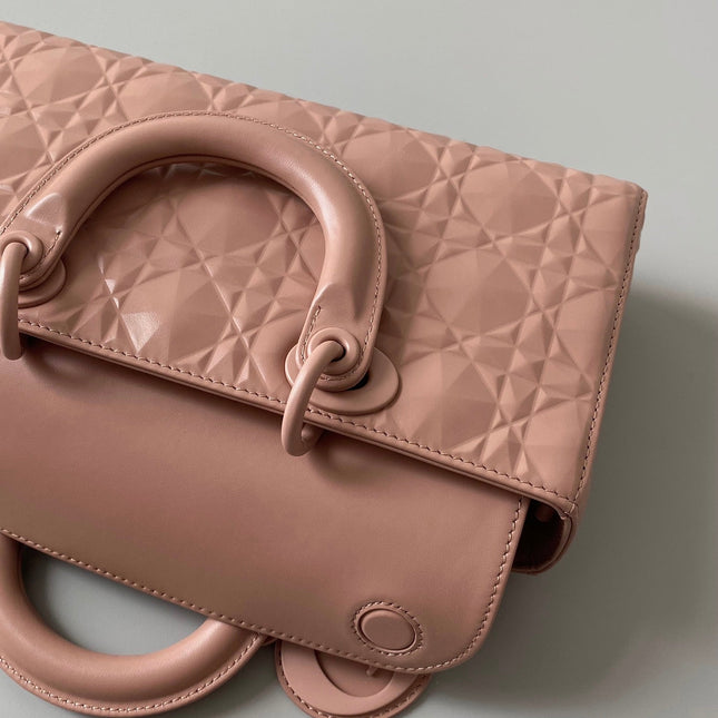 MEDIUM D-JOY BAG 26 IN DESSERT SAND CALFSKIN