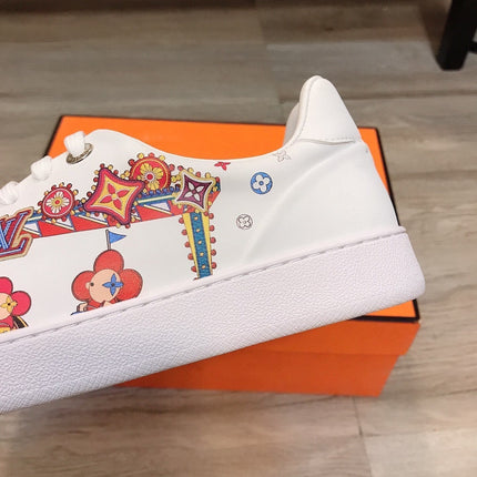 LV MEN'S ATHLETIC SHOES COMBINING LUXURIOUS QUALITY AND FASHION